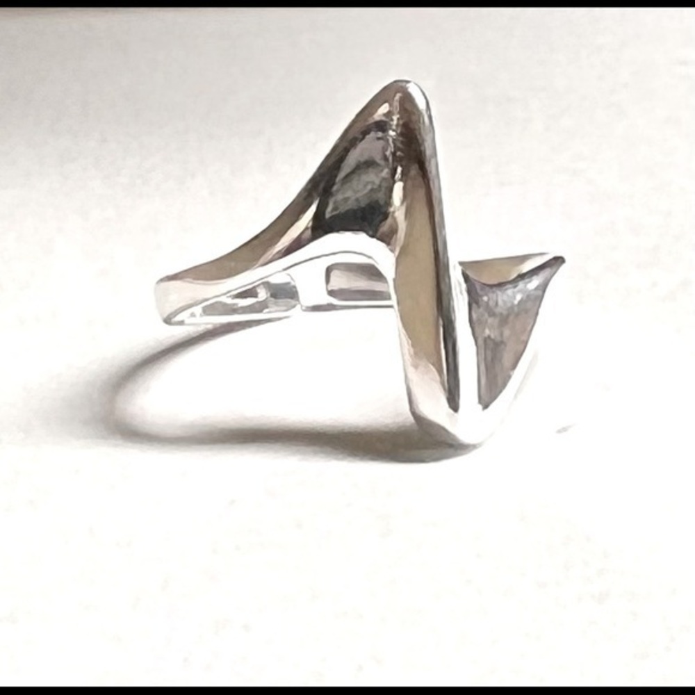 925 Sterling Silver Wave Band/Ring 1.7 gr approx toe finger